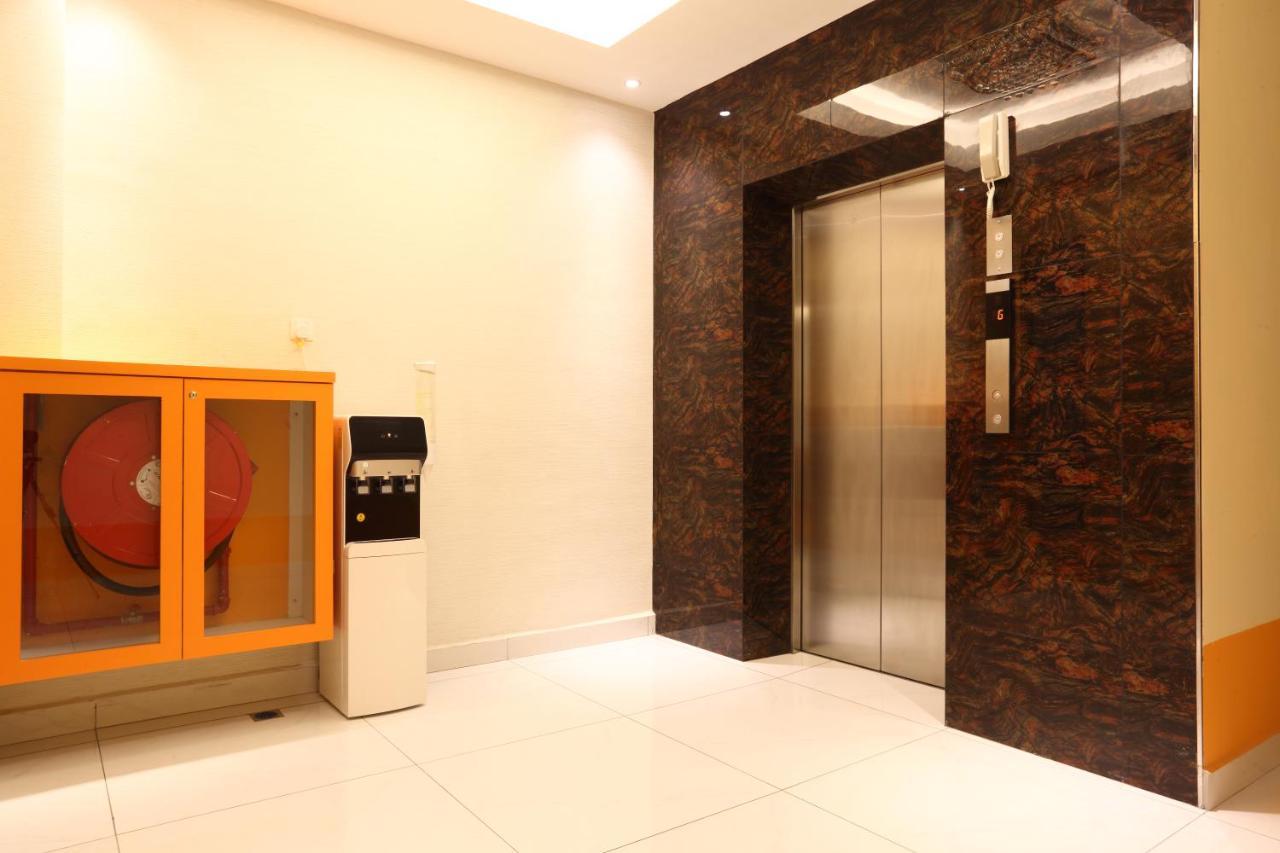 Capital O 9010 Yee Hotel Johor Bahru Exterior photo